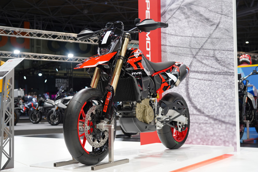 Ducati Hypermotard 698 Моно.jpg Ducati Hypermotard 698 Моно.jpg