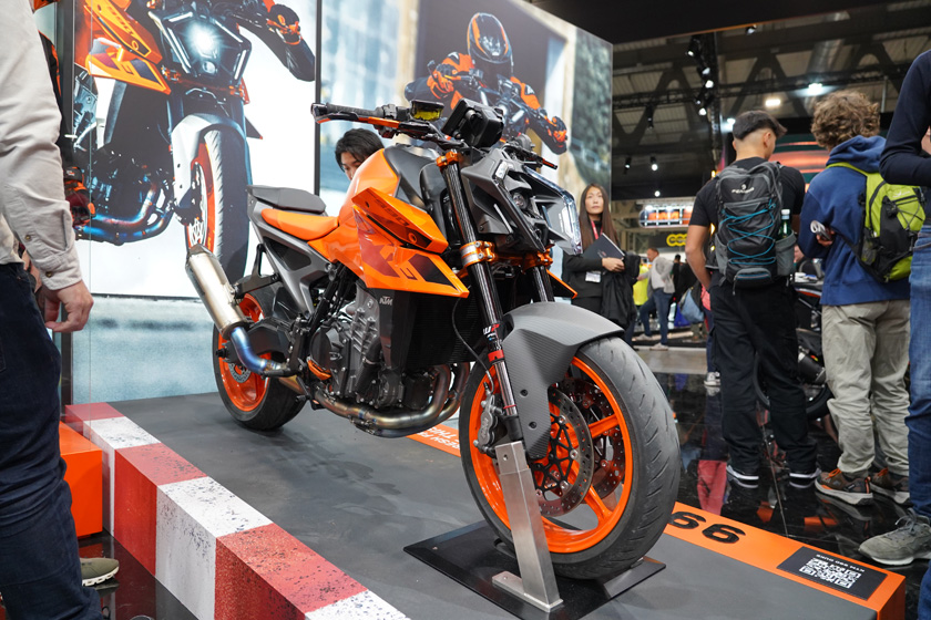 KTM 990 Duke.jpg KTM 990 Duke.jpg